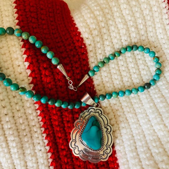 Gorgeous Large Turquoise Necklace - Picture 2 of 4